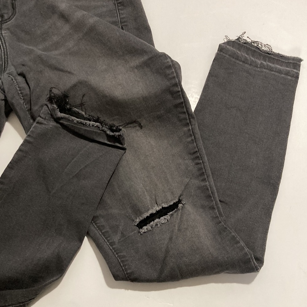 Distressed Rockstar Jeans - Picture 4 of 4